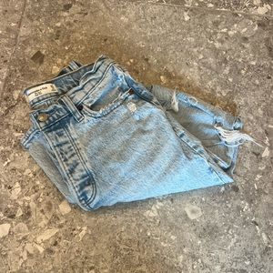 Abercrombie The Dad High Rise Jean Size 0 S 25 Short with knee rips